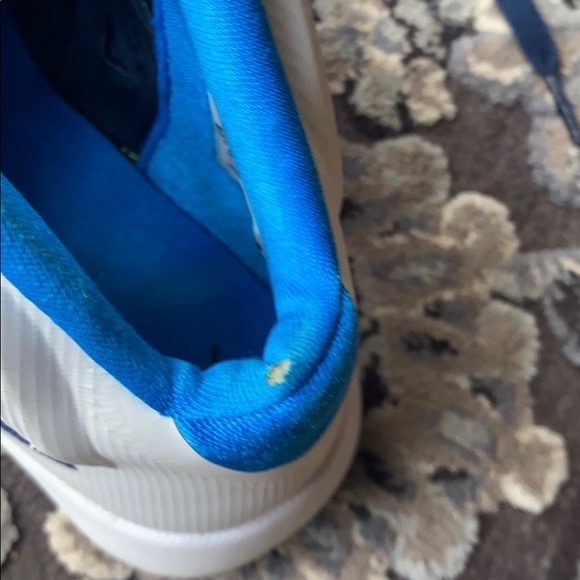 Nike Hyperdunks - Picture 4 of 6